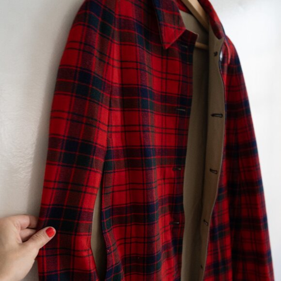 VINTAGE 70s Reversible Plaid Blanket Wool Cape - Picture 3 of 7